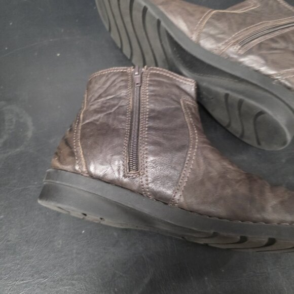 Clarks Bendable Ankle Boots Womens 10M Brown Leather Side Zip Walking Comfort - Picture 6 of 8